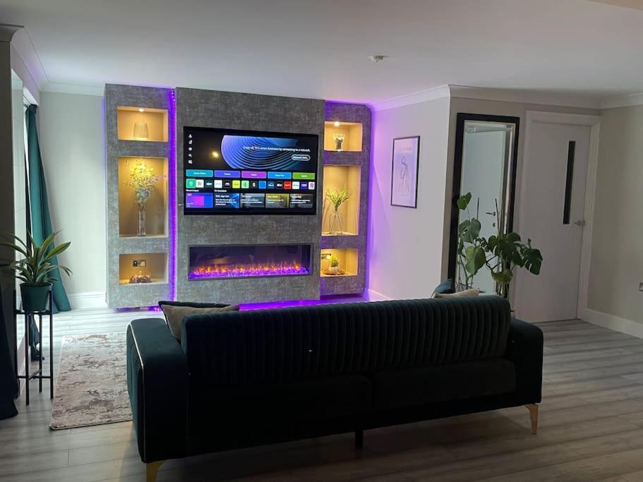The Exclusive Jacuzzi Apartment Birmingham Dış mekan fotoğraf