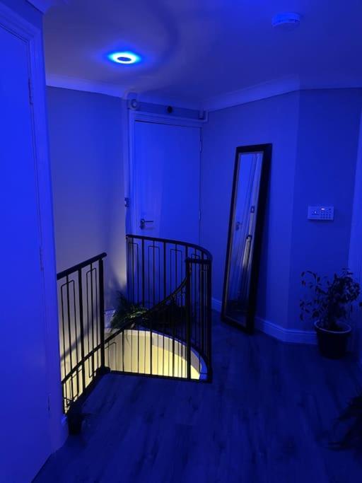 The Exclusive Jacuzzi Apartment Birmingham Dış mekan fotoğraf
